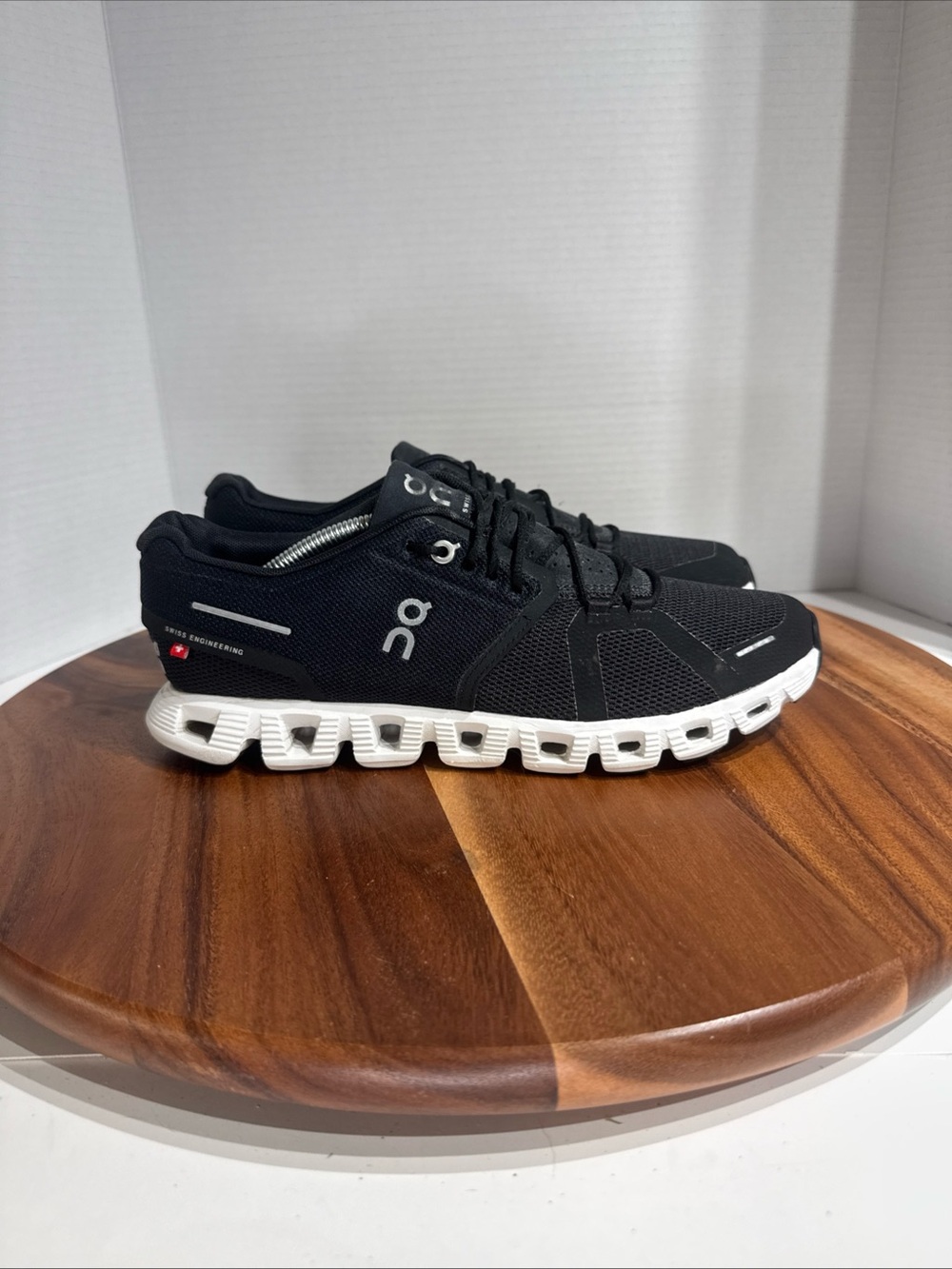 On Running Cloud 5 Black Running Walking Sneaker Women’s Size 8.5